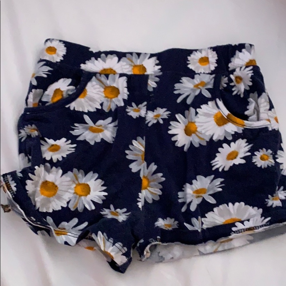 daisy shorts